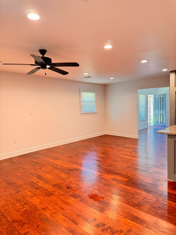 Building Photo - 4452 Elderwood Dr