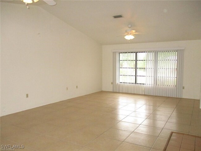 Primary Photo - 17 NE 20th Ct