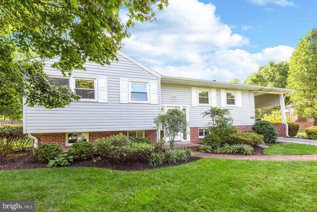 Building Photo - 8506 Wagon Wheel Rd