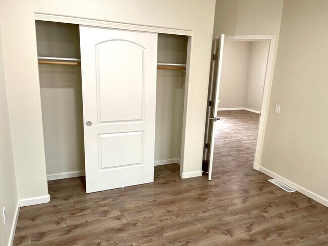 Building Photo - Three bedroom home with upgrades in Forestville!