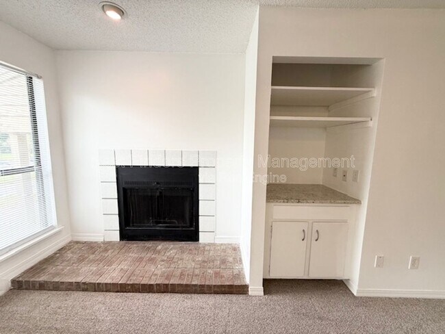 Building Photo - 10200 Belle Rive Blvd