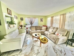 Building Photo - 166 Sheffield G