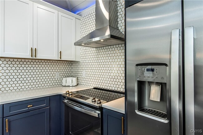 Building Photo - 1014 Main St