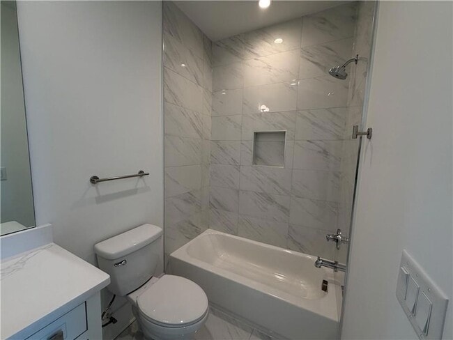 Building Photo - 2385 Nesbitt Dr NE