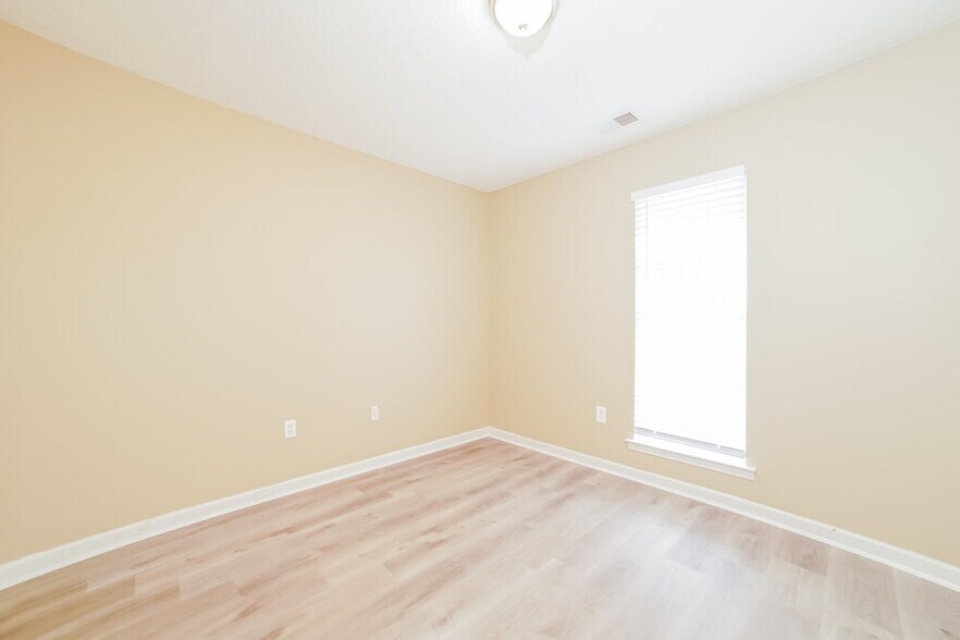 Building Photo - 6932 Wrenwood Dr