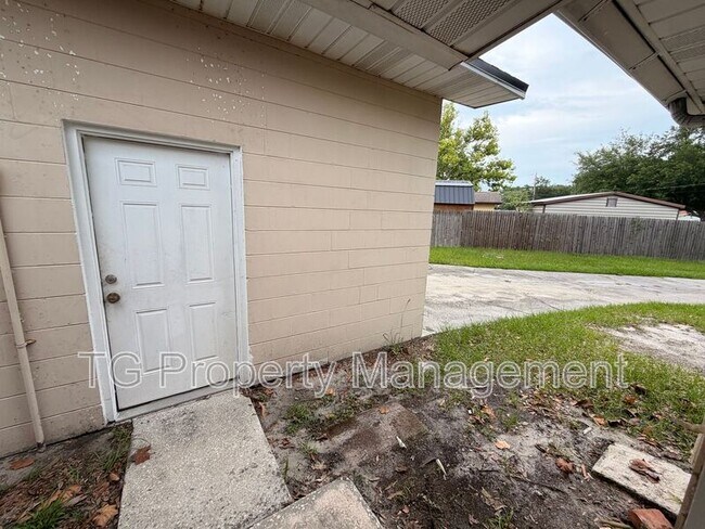 Building Photo - 11032 Bluehill Dr