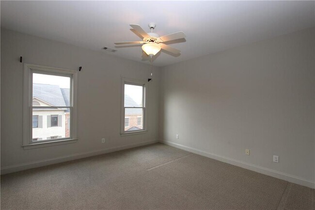 Building Photo - 160 W Ridge Way
