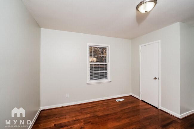 Building Photo - 1344 5th Pl NW