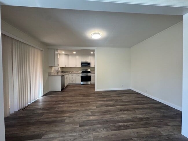 Building Photo - Beautiful 4 bedroom CUTTEN home