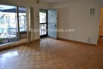 Building Photo - 1207 N Flores St
