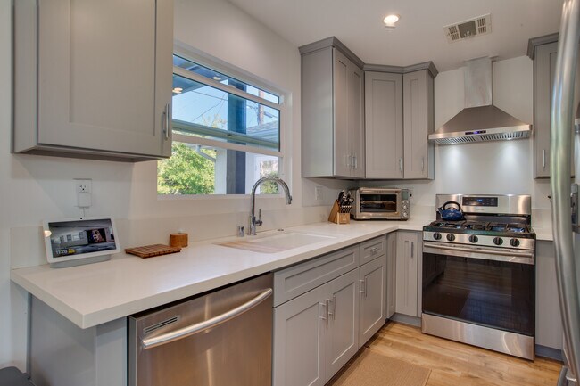 Building Photo - 12945 Welby Way