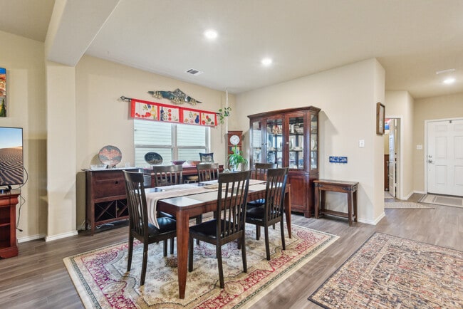 Building Photo - 513 Chelson Hunt