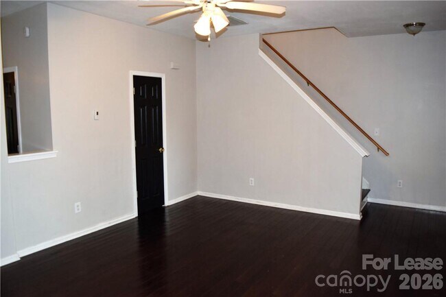 Building Photo - 21345 Aftonshire Dr
