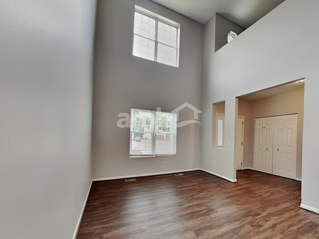 Building Photo - 8601 Sycamore Ct