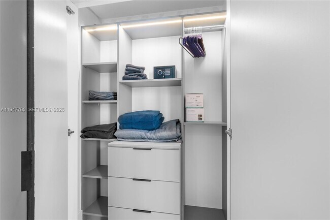 Building Photo - 90 SW 3rd St