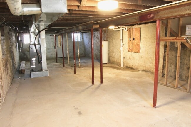 Building Photo - Beautifully Renovated 2 Bedroom 1 Bath SFD in Cherokee Arts District