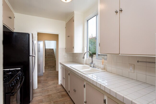 Building Photo - Spanish Coastal Charmer with Ocean Views -- Walk to the Beach