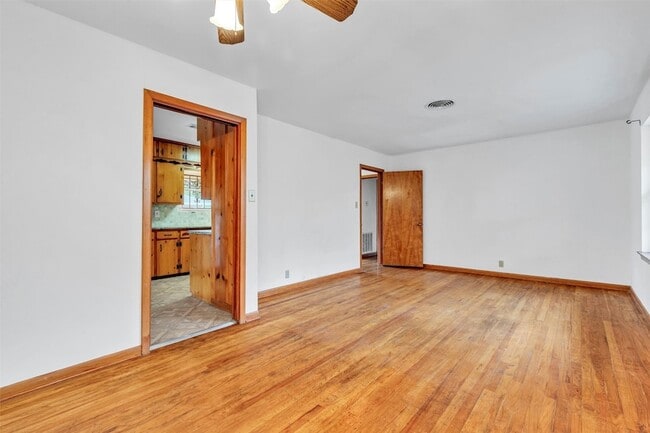 Building Photo - 1803 Sea Queen Ct