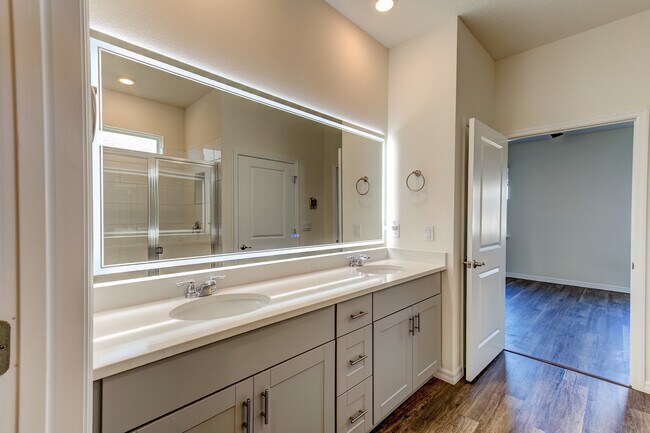 Building Photo - 339 Barebow Ln