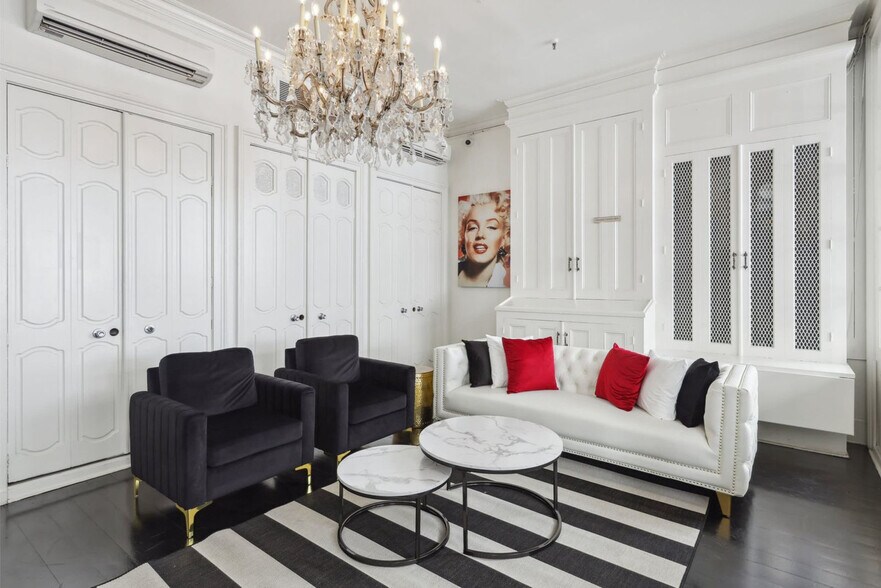 Building Photo - 508 Chartres St