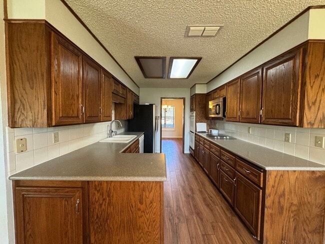 Building Photo - 807 Bass Cir
