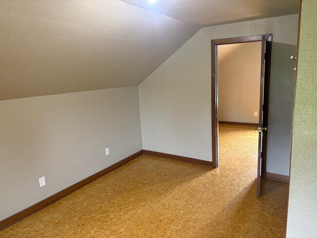 Building Photo - 13333 Roth Rd