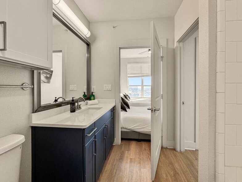 Building Photo - 2916 Indiana St