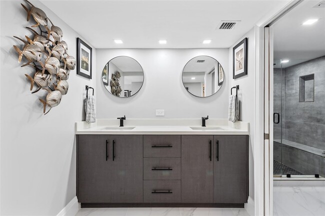 Building Photo - 3900 Galt Ocean Dr