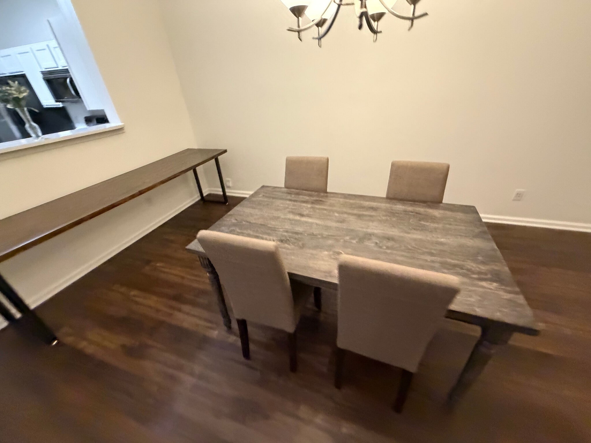 Building Photo - Room in Condo on Donatello Avenue