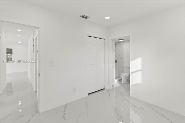 Building Photo - 4685 SW 33rd Dr