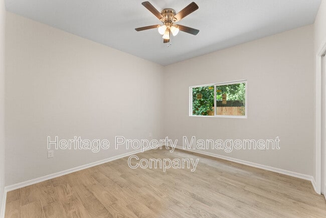 Building Photo - 109 Remolino