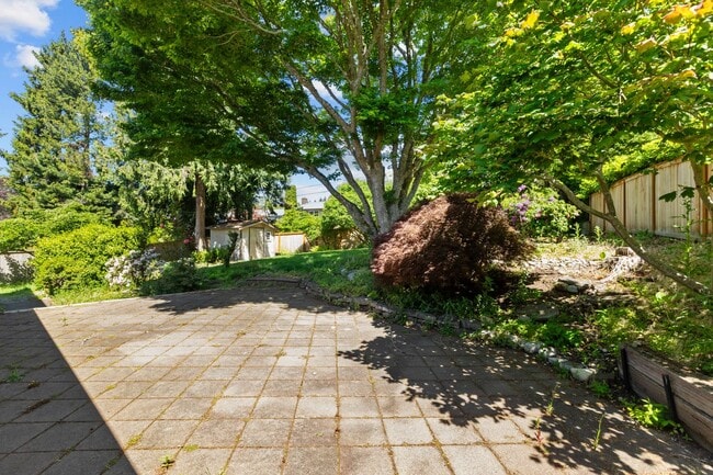 Building Photo - Beautiful 4 Bedroom Home in Richmond