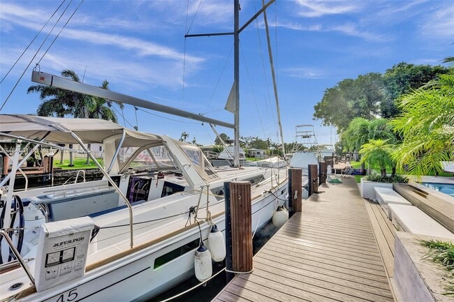 Building Photo - 1021 Guava Isle
