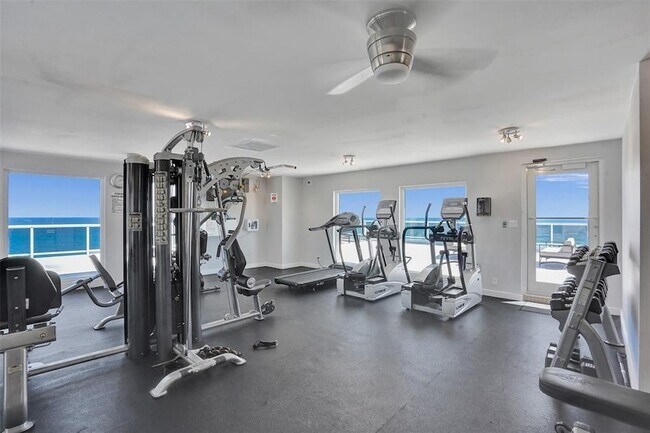 Building Photo - 2841 N Ocean Blvd