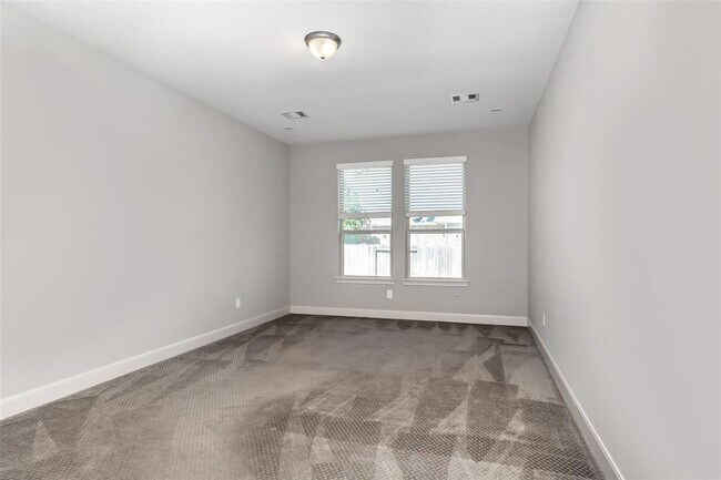 Building Photo - 22419 Banewood Dr