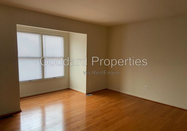 Building Photo - 10225 Club House Court