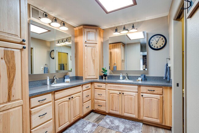 Building Photo - 7946 E Fountain Cove
