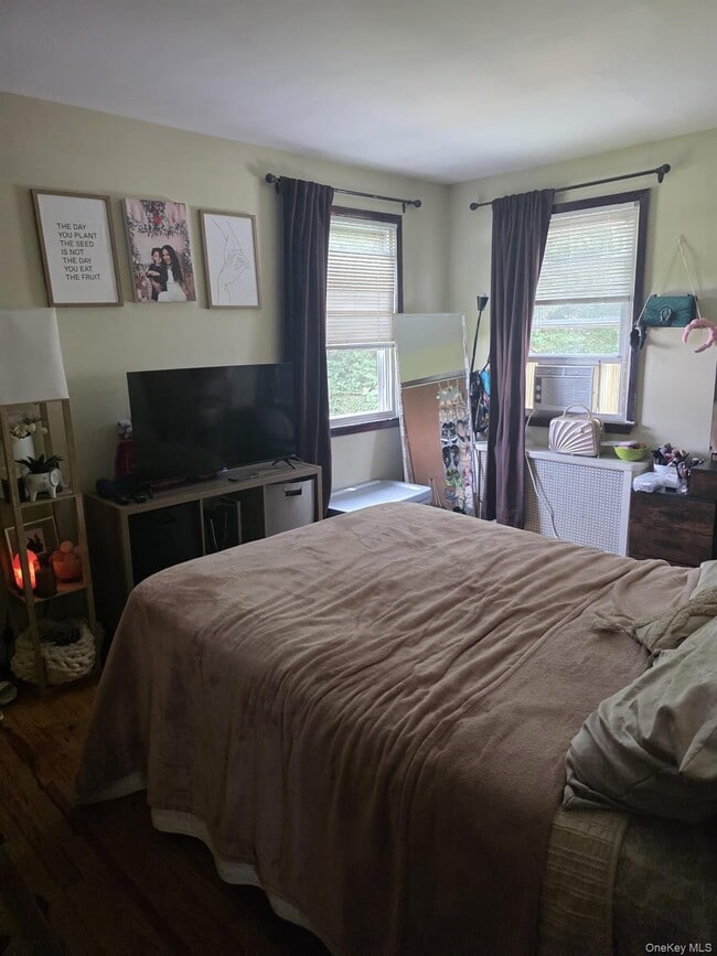 Building Photo - 23 Seaman Neck Rd