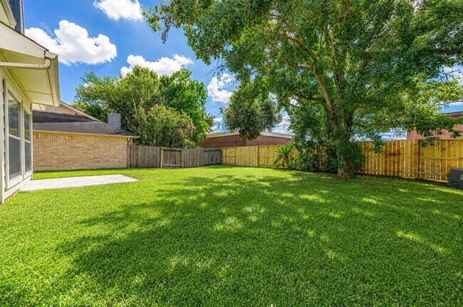 Building Photo - 4718 Sunshine Dr