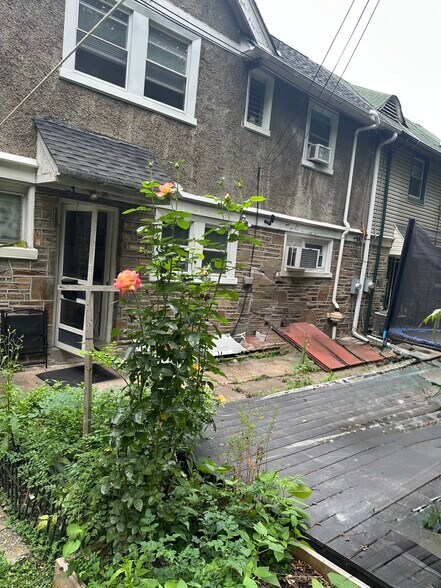 Building Photo - 30 Rock Hill Rd