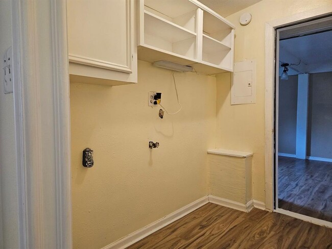 Building Photo - 7910 Carrie Ln
