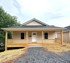 Building Photo - 1008 8th St