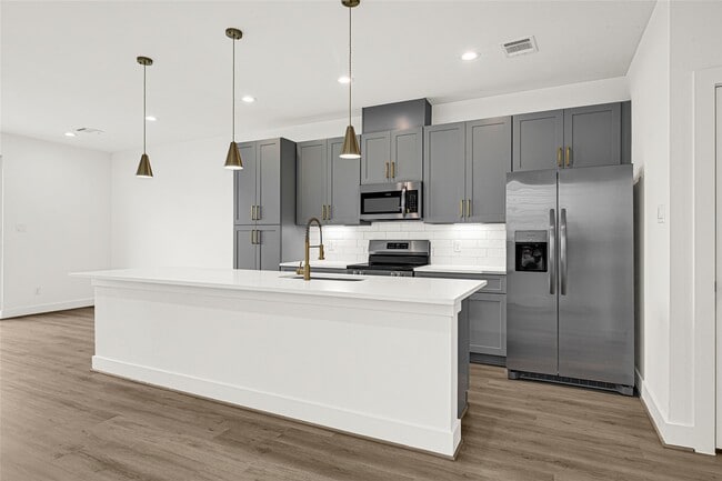 Building Photo - 409 Alvia Run Ln