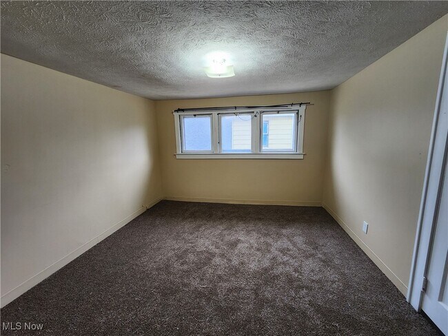 Building Photo - 1306 E 134th St