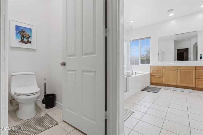 Building Photo - 9651 Sagebrush Ave