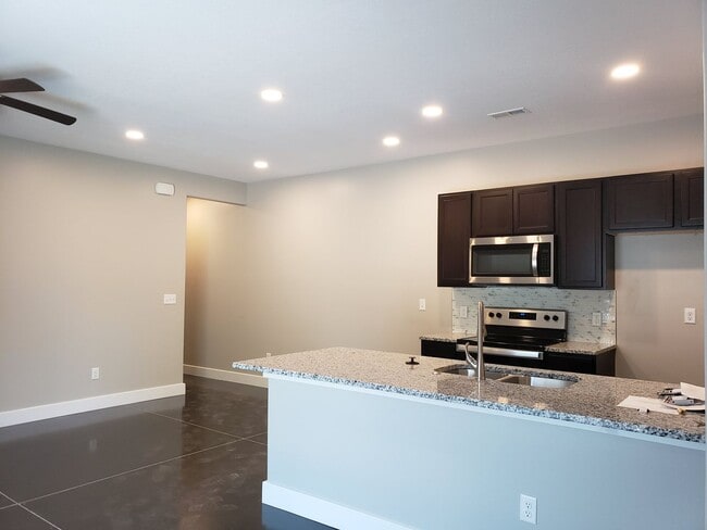 Building Photo - 4955-4953 Morris