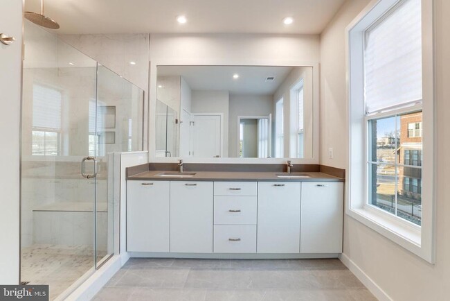 Building Photo - 43920 Ludwell Farm Square