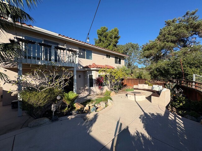 Building Photo - Beautiful 4B/3BA Home in Encinitas!