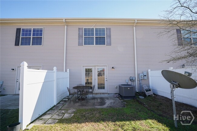 Building Photo - 660 Canyon Oak Loop