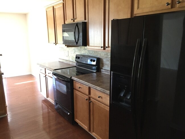Building Photo - Delightful 4bd/2.5bth home